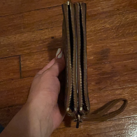 Light brown, double zipper, two pocket wristlet - Picture 3 of 4